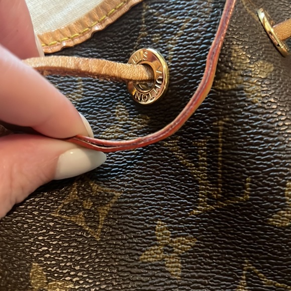 Louis Vuitton bucket bag - Picture 10 of 12